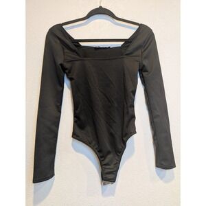 PrettyLittleThing Bodysuit Square Neck Long Sleeve Black Top‎ Size 4 0224